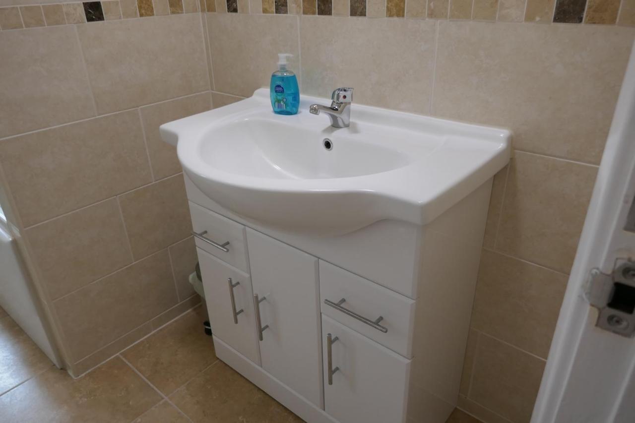 2 Bedroom House Walking Distance To City Centre With Free Parking York Buitenkant foto